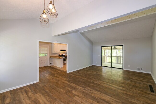 Photo - 175 Little Brook Dr