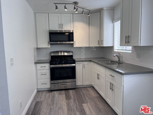 Photo - 1556 W 227th St Unit 3