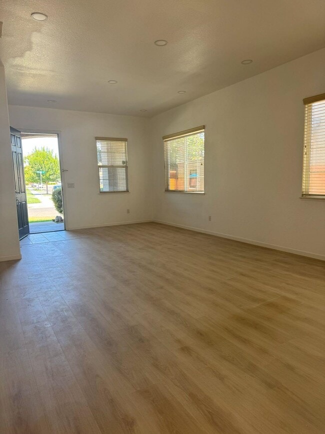 Photo - 2638 Breaker Way