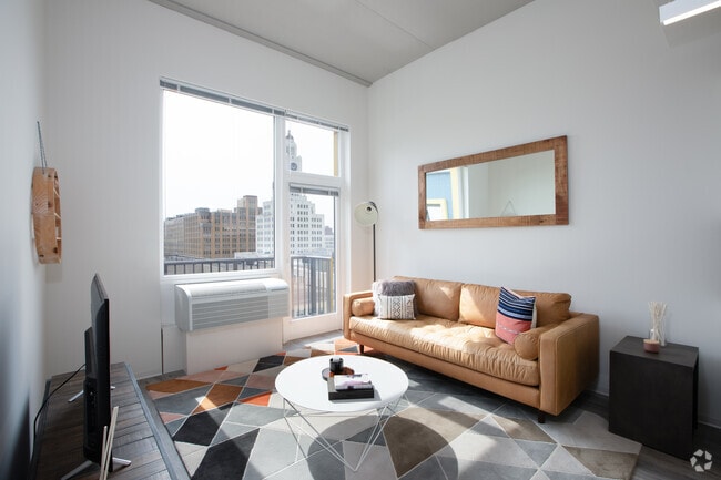 1BR, 1BA - 533SF Living Room