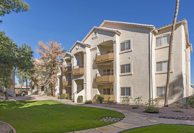 Patio or balcony in each apartment home - Sonterra Apartments at Paradise Valley