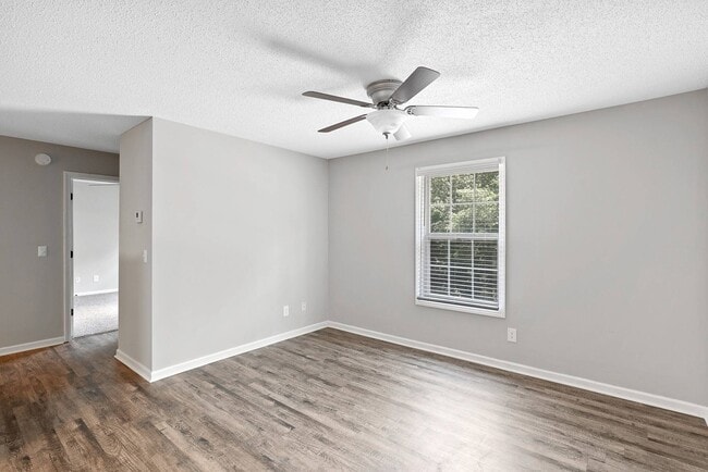 Living Room - Reaves Place