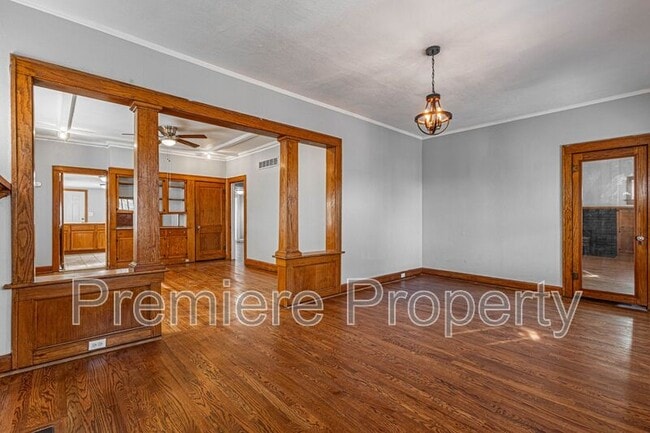 Photo - 2400 N 12 St