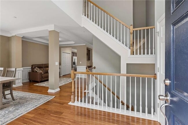 330 Holbrook Rd