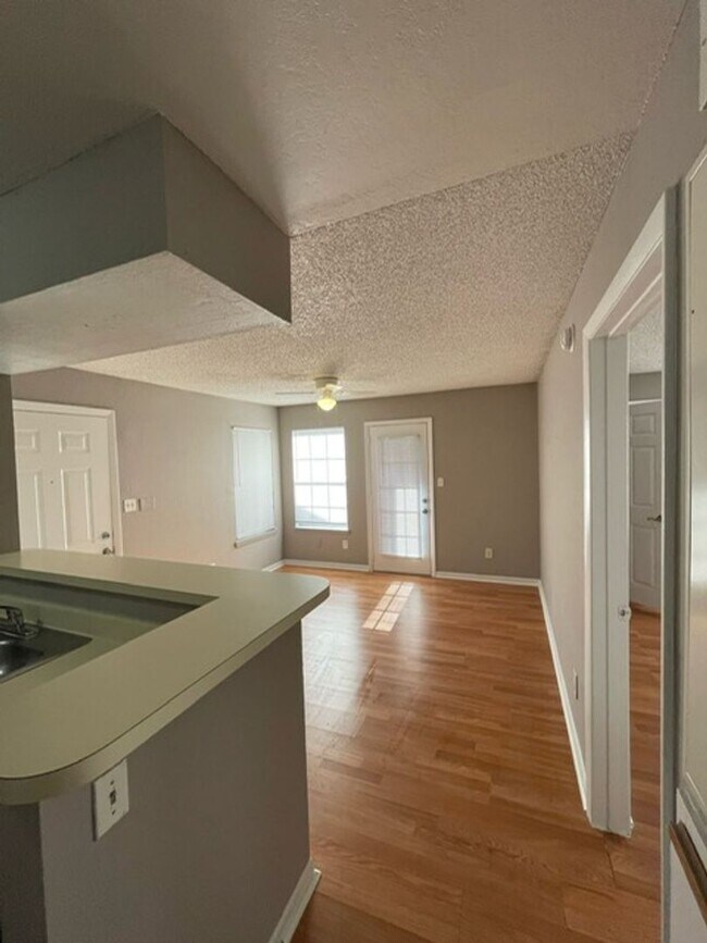 4350 Perkinshire Ln
