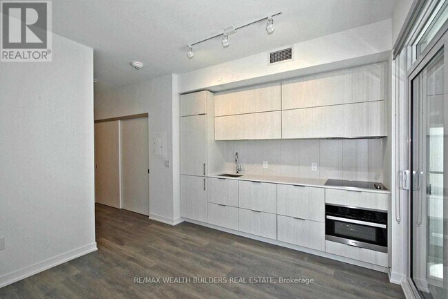 Photo - 20 Richardson St Unit 913