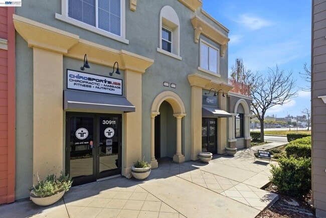 Photo - 30927 Union City Blvd