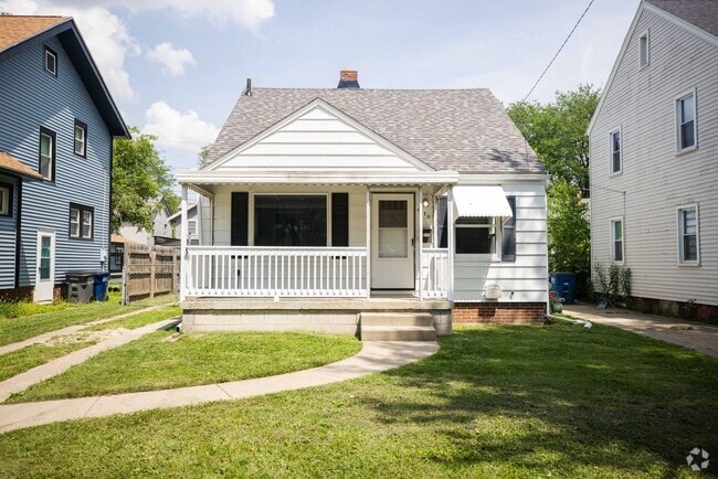 Building Photo - Beautifully Remodeled Three Bedroom Home F...