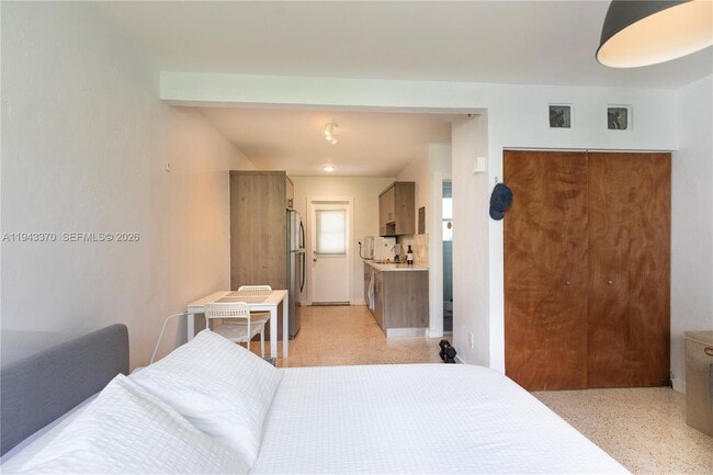 Photo - 2825 SW 3rd Ave Unit 1