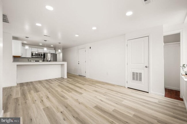 Building Photo - 1633 Germantown Ave Unit 2 Rental