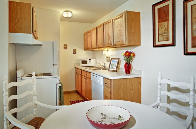 Photo - Varsity Square Apartments