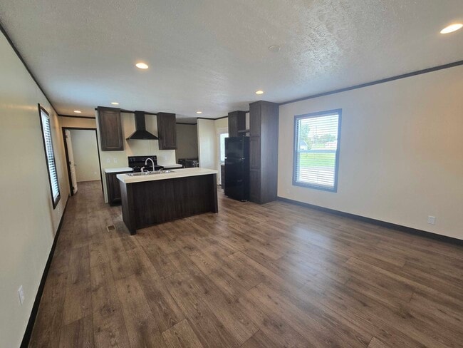 Photo - 709 N Collins Fwy