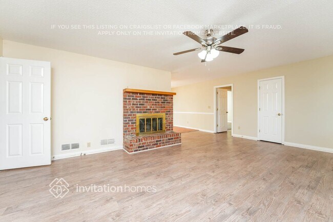 Photo - 2440 Sherrie Ln SW