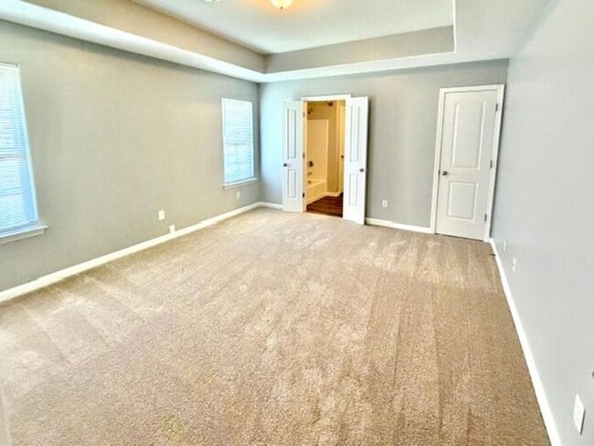 Great Location and Priced to Move-Cordova Home
