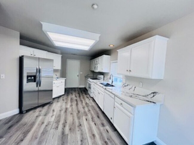 Photo - $2,750 West Fresno Near Island Water Park  4 Bed W. San Ramon