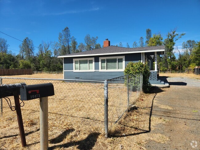 Building Photo - 3 BEDROOM ANDERSON HOME