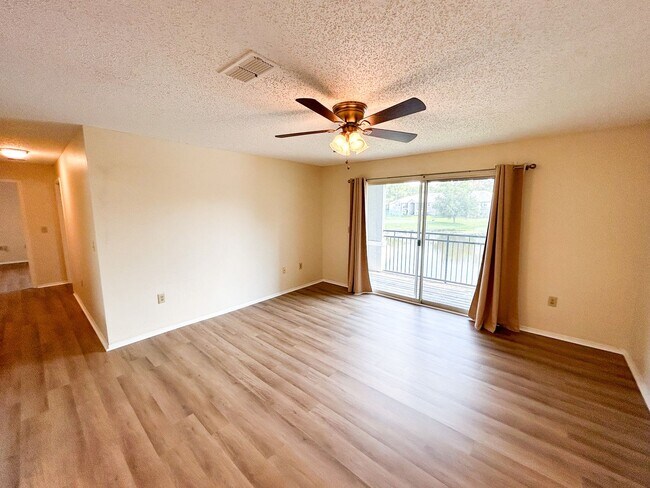 Photo - Windsor Park #526 - Pet Friendly