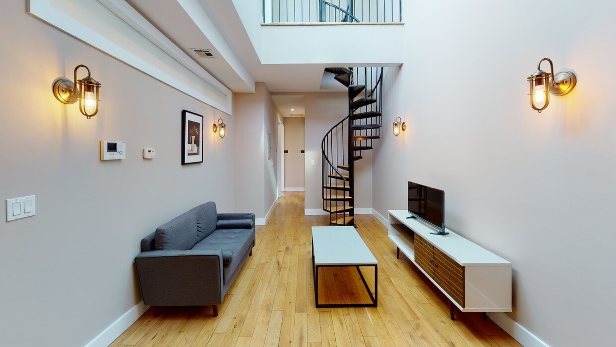 Photo - Private bedroom in 5 bed/2 bath Home