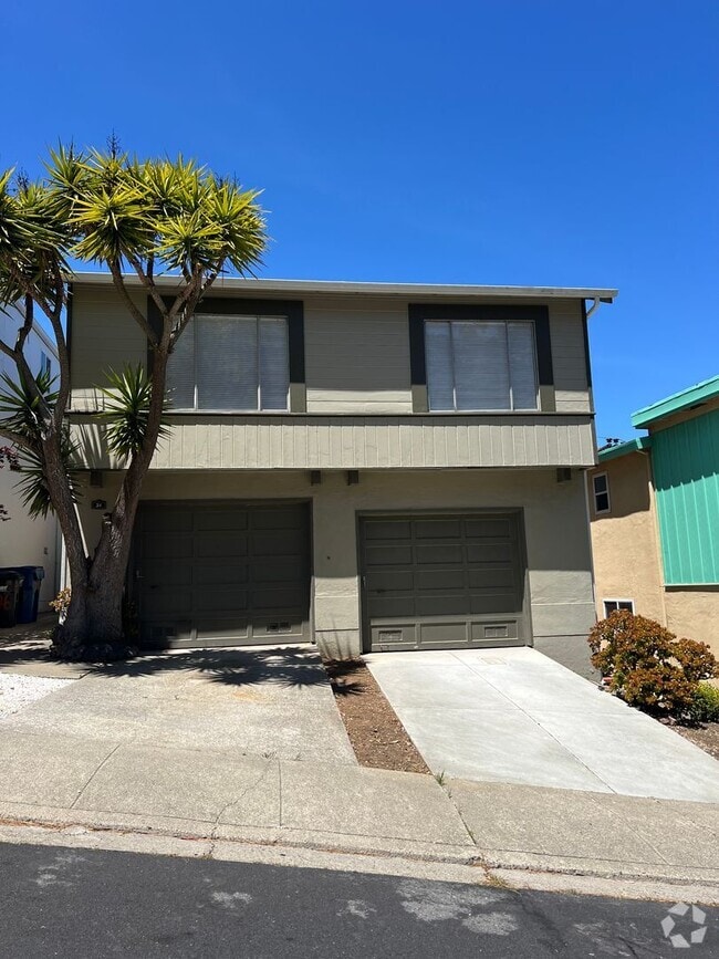 Building Photo - Daly City Home 4Bed 2 Ba