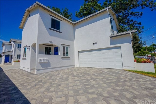 Photo - 1229 E 45th St