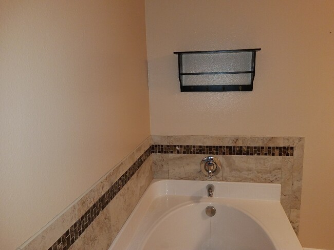 Master Bath - 6289 Freeport Dr