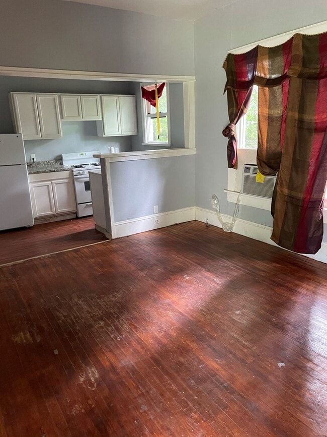 Building Photo - Remodeled 1 Bedroom Apartment near LSUS