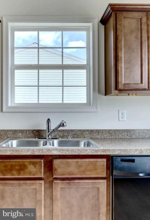 Photo - 18 Grace Ave