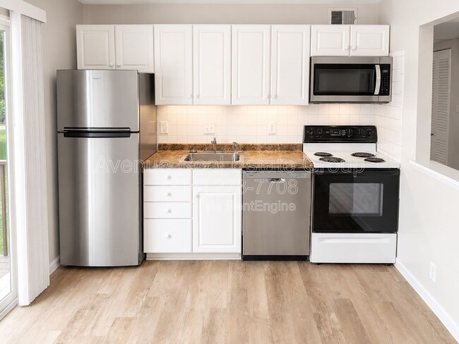 Photo - 35 Cathcart Dr Unit Apartment D