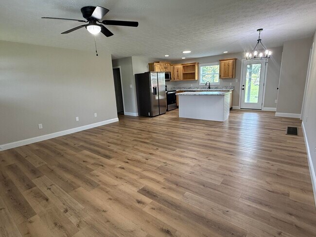 Photo - 403 Opossum Kingdom Rd