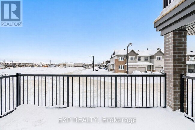 Photo - A - 2339 MER BLEUE ROAD Unité A