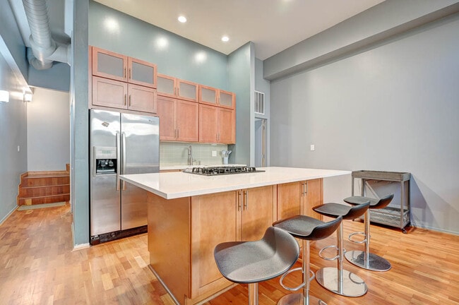 Photo - 1760 W Wrightwood Ave Unit 115