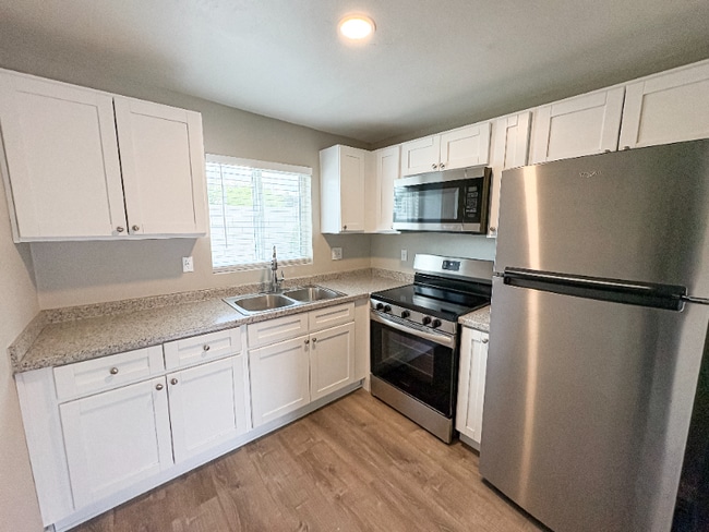 Photo - 1110 E Highland Ave Unit 7