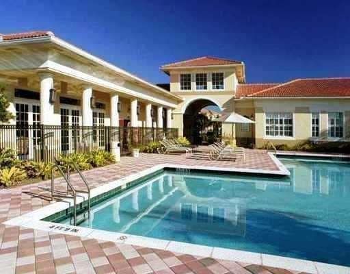 Photo - 2525 Centergate Dr