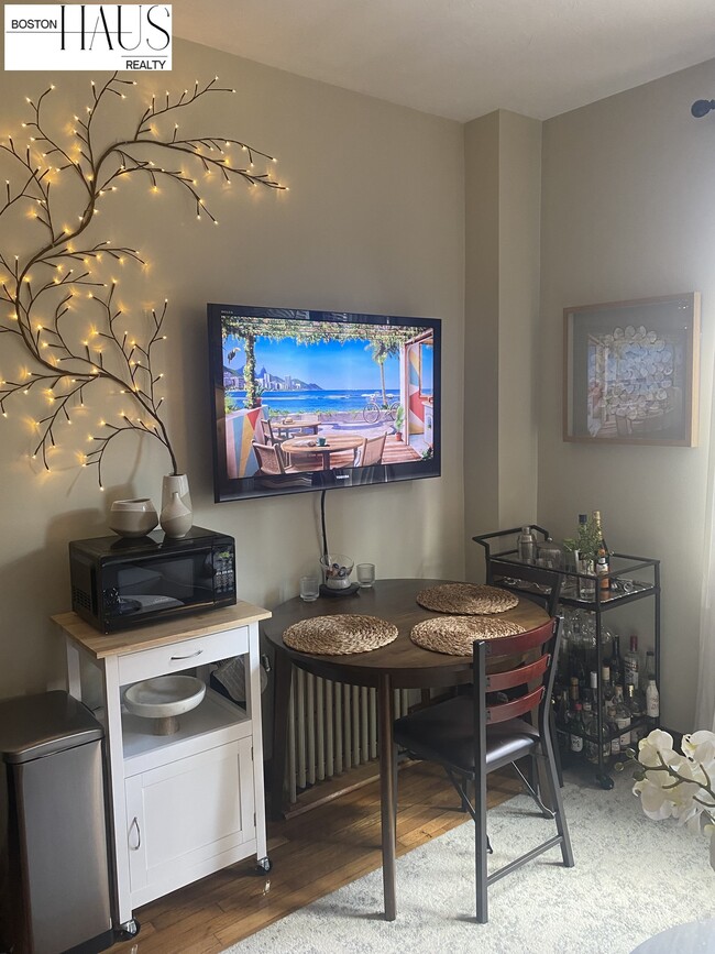 Photo - 70 Queensberry St Unit 24