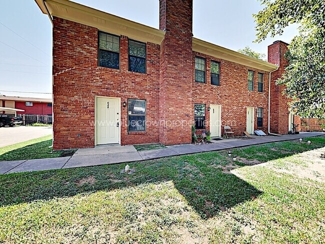 Building Photo - 648 S Rogers Rd Rental