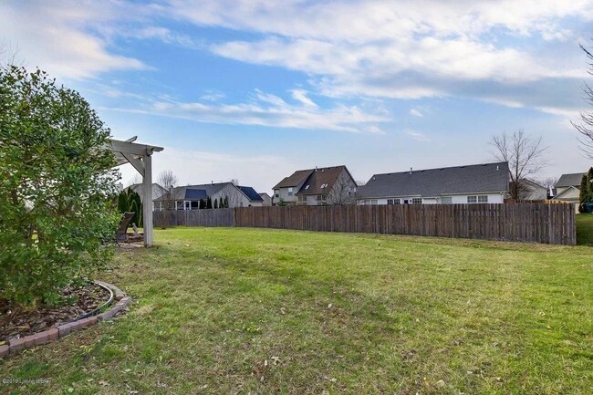 Photo - 5715 Waveland Cir