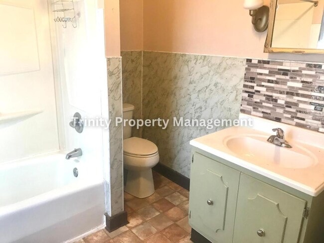 Photo - 1625 Hamill Ave