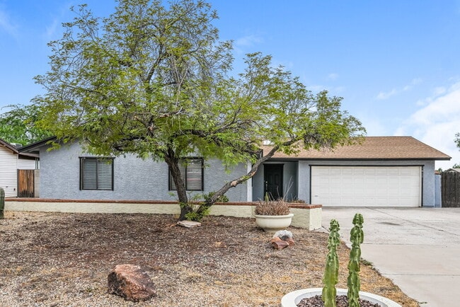 Building Photo - 1815 W Wikieup Ln Rental
