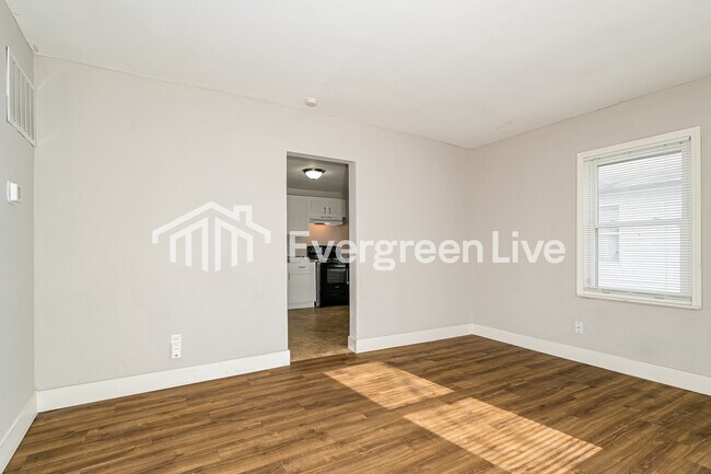 Photo - 215 Ryan Ave