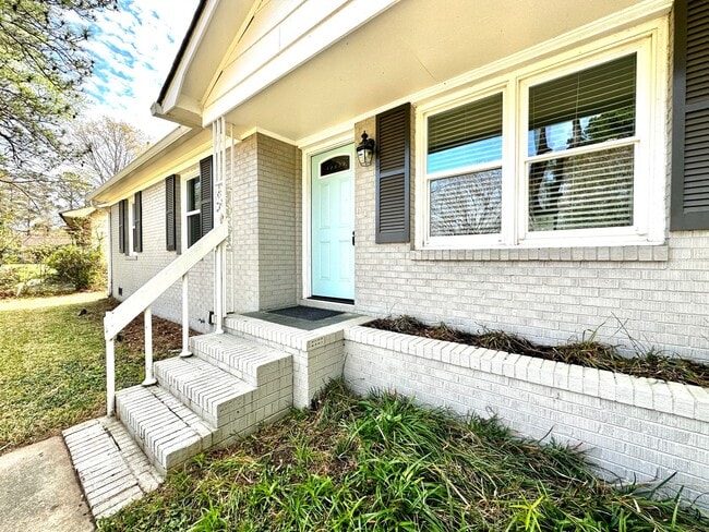 Photo - 3 Bed 1 Bath Home Located in Pepperhill in...