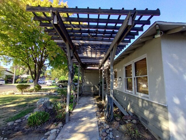 Photo - 210 Covena Ave