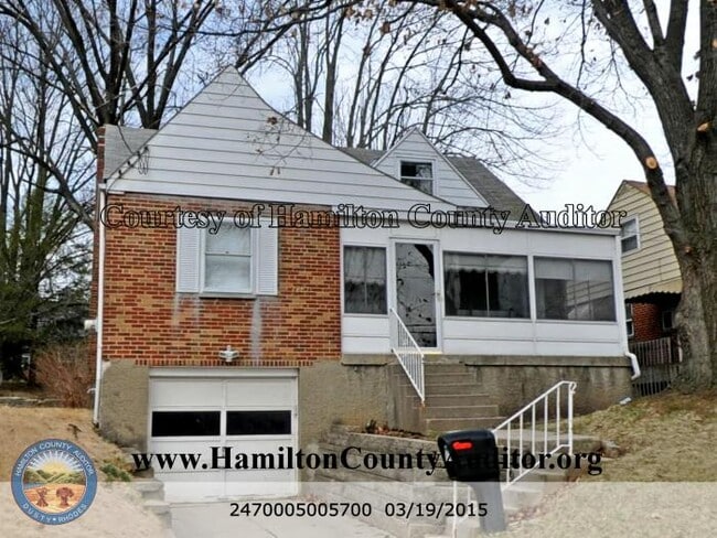 Building Photo - Bitteroot - College Hill