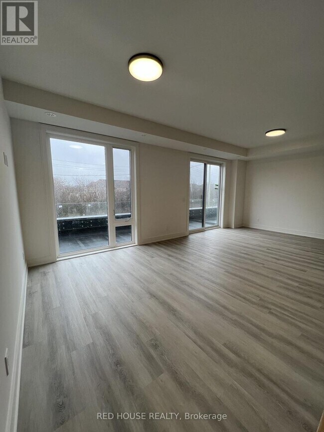 Photo - 138 Everett Cmn