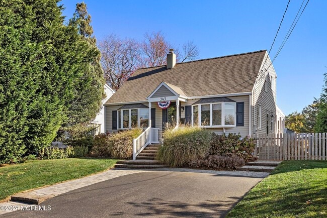 Photo - 345 MacArthur Ave