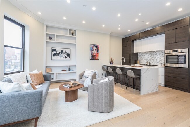 Building Photo - 577 Massachusetts Ave Unit 3