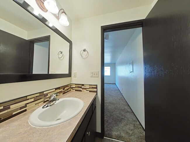 Photo - 1 Bedroom Apartment ~ Close to Campus ~ Small Pet Friendly Unit 1961 NW Grant #2