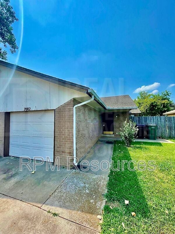 Photo - 7002 Woodlake Dr