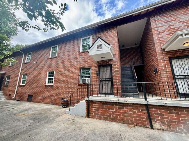 Building Photo - 1048 Washington St SW Unit 1