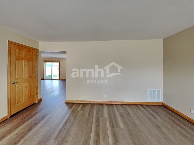 Photo - 1440 Summerhill Dr