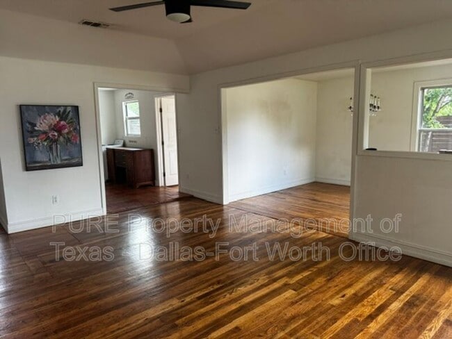 Photo - 2021 Bluebonnet Dr